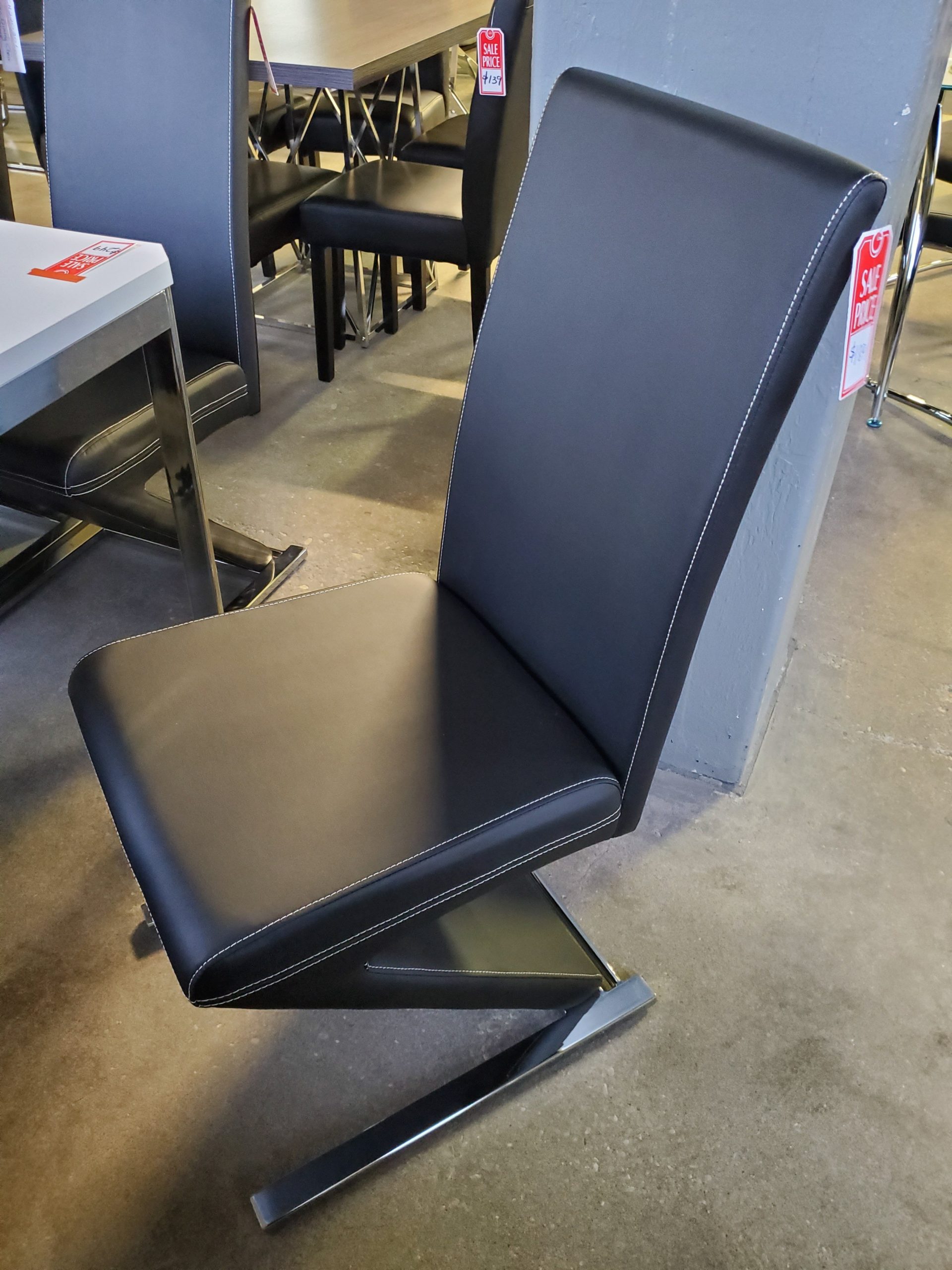 BLACK DINING CHAIR