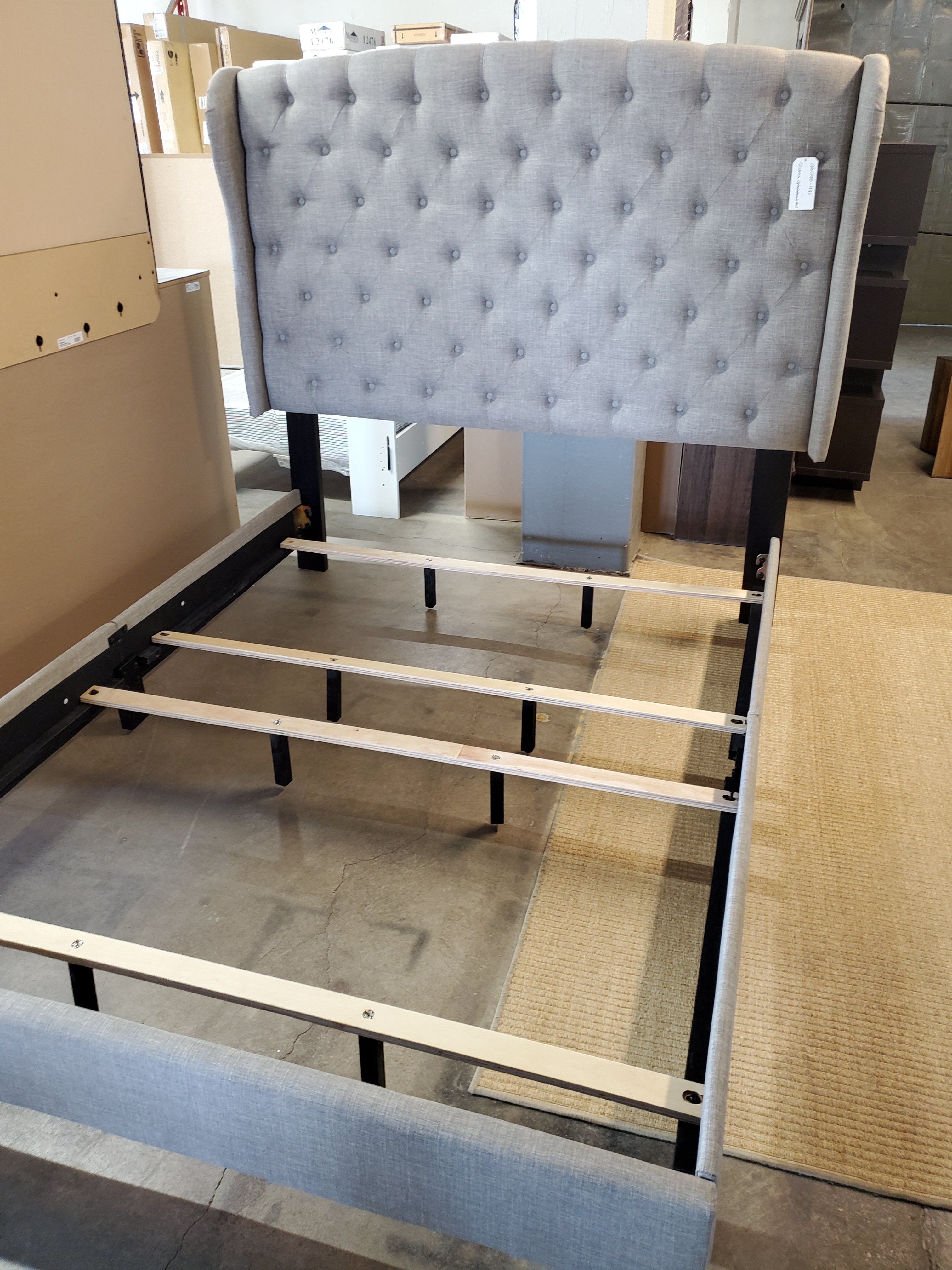 UPHOLSTERED QUEEN BED
