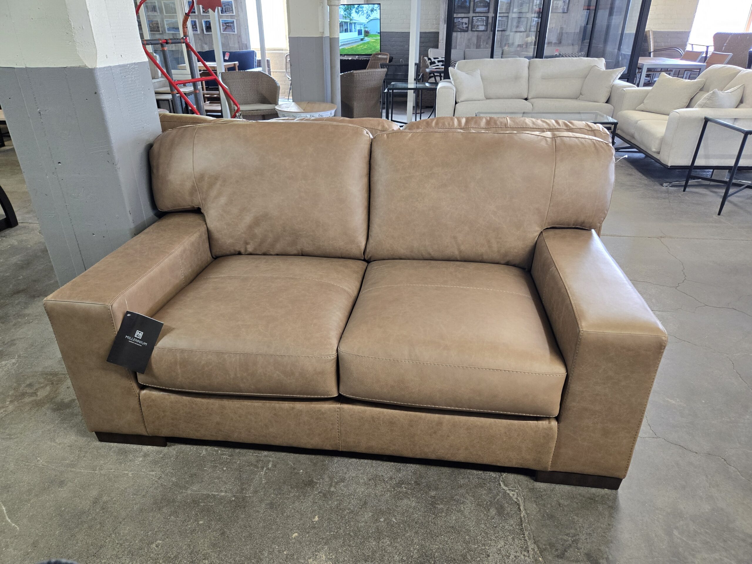 Lombardia Loveseat